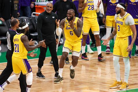 Lakers News Ref Involved With Controversial La Boston Non Call Under