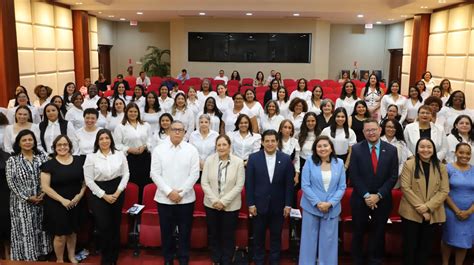 Realizan acto de graduación del programa Academia para Mujeres