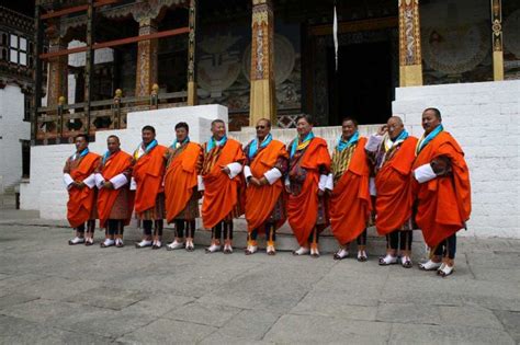 Dresses of Bhutan - National Dress of The Himalayan Kingdom Official ...