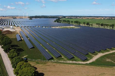 Na Pomorzu otwarto wielką farmę fotowoltaiczną