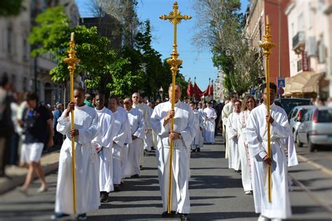 Prociss O Do Corpo De Deus Dia De Maio Percorre Ruas De Lisboa