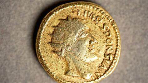 La moneda de oro que prueba la existencia de un emperador romano que se ...