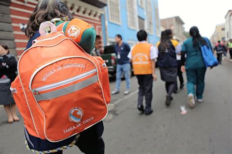 Además De La Mochila De Emergencia Recomiendan Tener Una Caja De