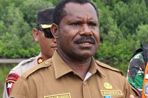 Bupati Nduga minta Egianus Kogoya lepas pilot Susi Air - ANTARA News Papua