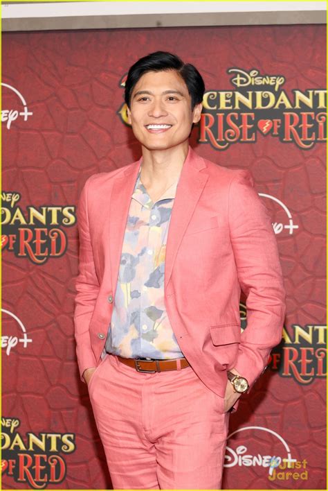 Cinderella S Brandy Paolo Montalban Reunite At Descendants The Rise