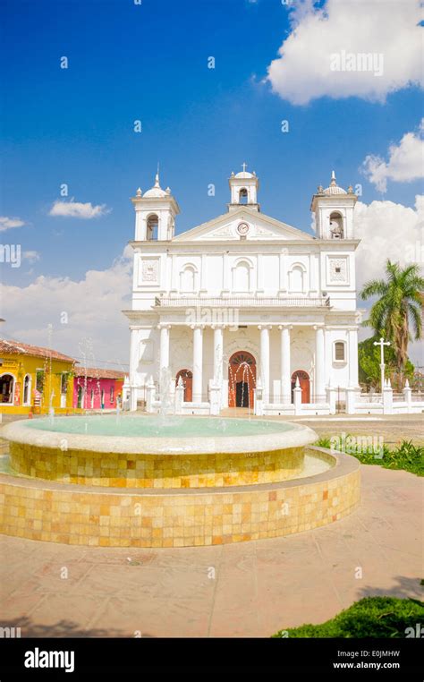 Suchitoto town in El Salvador Stock Photo - Alamy