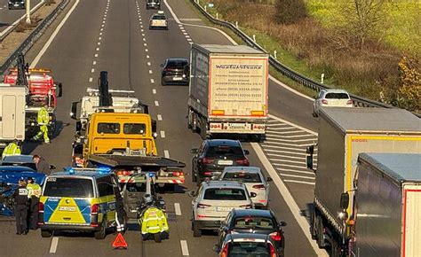 A5 Drei Unfälle und kilometerlanger Stau bei Karlsruhe