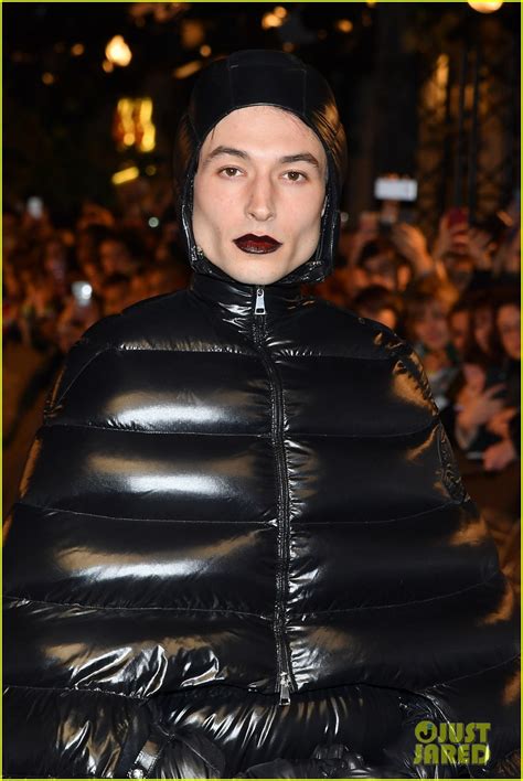 Ezra Miller Choking Video Here S The Alleged Story Behind The Altercation Photo 4453085 Ezra