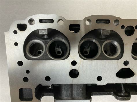 NEW CHEVROLET 5 0L 305 VORTEC CYLINDER HEADS PAIR 1996 UP 059 520