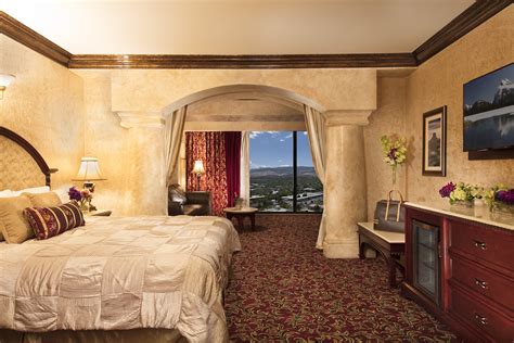 Tuscany Sienna Suite | Peppermill Resort Hotel, Reno