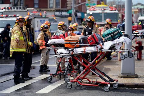 Schüsse in New Yorker U Bahn Mehrere Verletzte