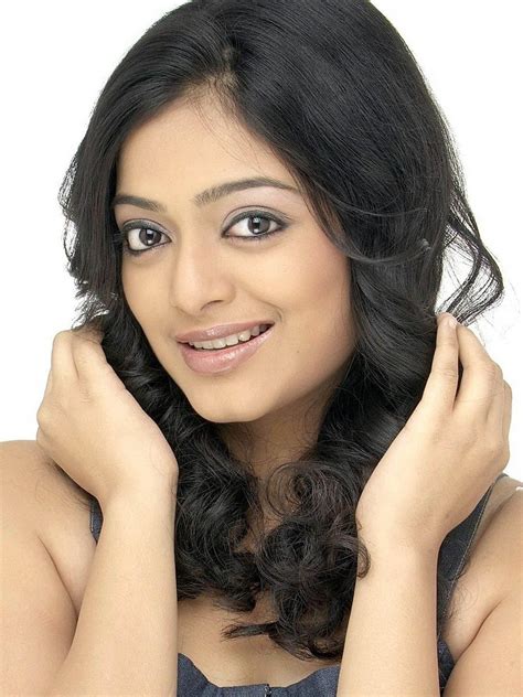 Actress Janani Iyer Pictures Indian Actresses Wallpapers Gallery