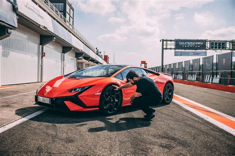 Lamborghini Huracan Tecnica Review Carexpert