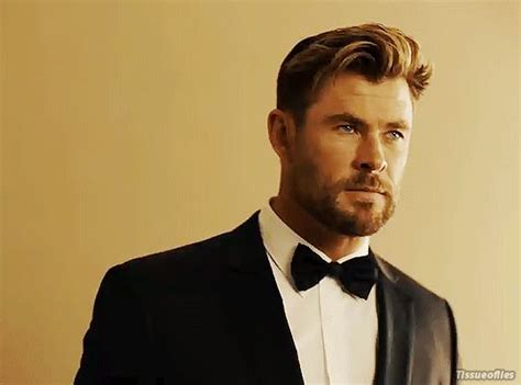 Pin By Julia Nepomuceno On Handsome Chris Hemsworth Chris Hemsworth