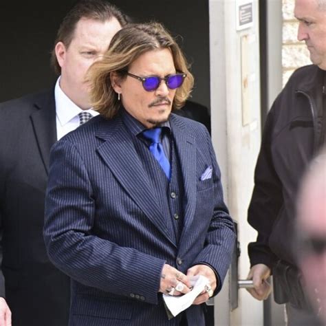 Johnny Depp A La Salida De Su Juicio Televisado Con Amber Heard Foto