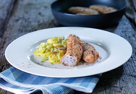 Wei Wurst Im Brezelmantel Mit S Em Senf Und Kartoffelsalat Rezept