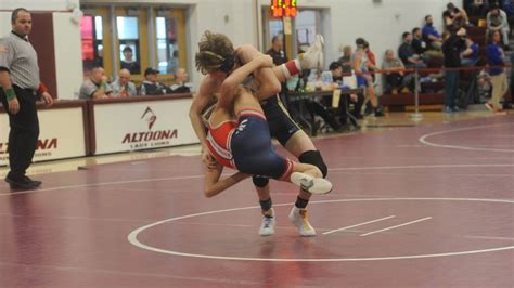 Piaa Wrestling 17 Centre County Wrestlers Punch Tickets To Regionals