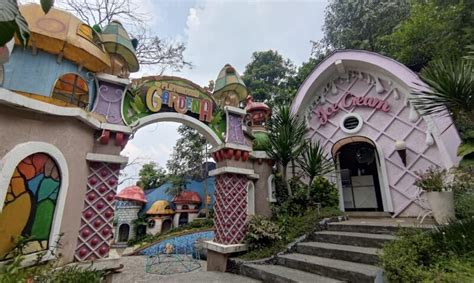 Famoso Garden Bandung Atraksi Jam Buka Dan Biaya Masuk Wisatakula