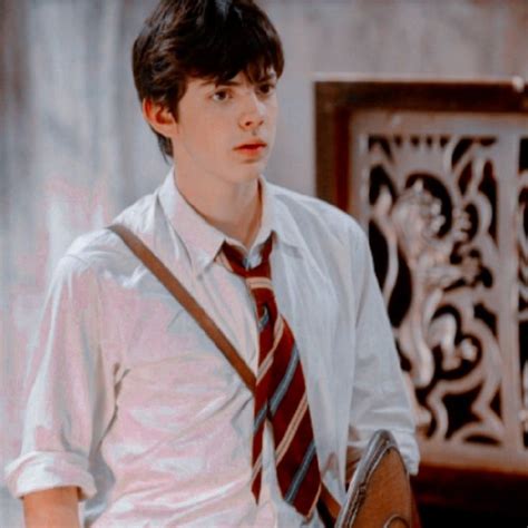 Edmund Pevensie Icon Libros De Narnia Chicos Famosos Poster De