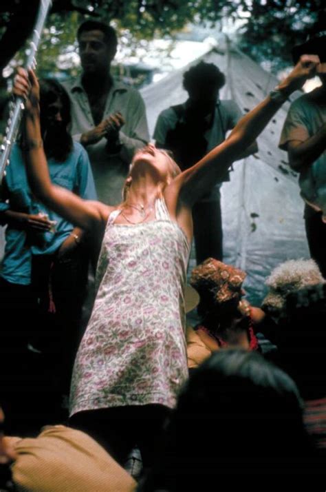 69 Wild Woodstock Photos Thatll Transport You To The Summer Of 1969