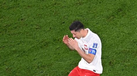 Lewandowski Misses Penalty As Poland Draw With Mexico Sport The