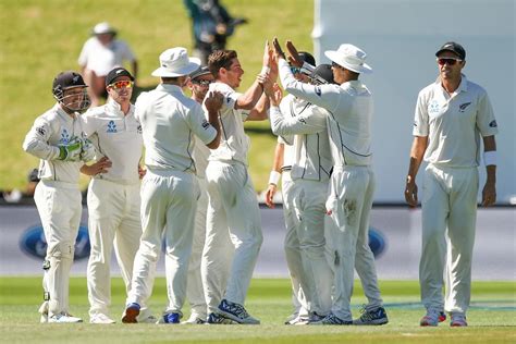 Mitchell Santner celebrates a wicket with team-mates | ESPNcricinfo.com