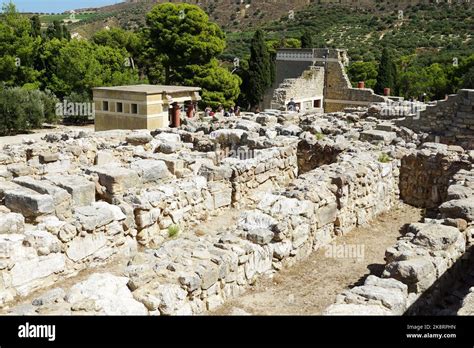 Knossos Bronze Age Archaeological Site Europes Oldest City Crete