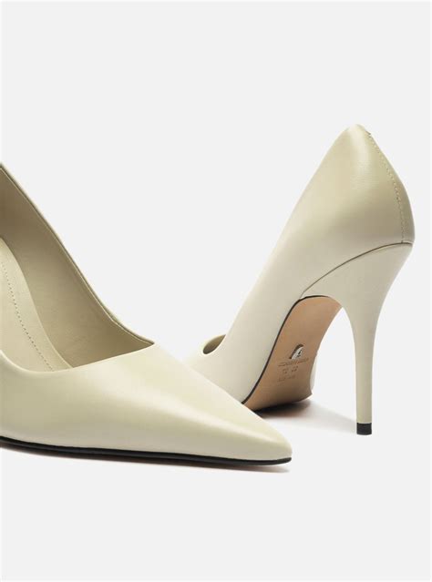 Scarpin Nude Arezzo Couro Salto Alto Fino Bico Fino Zz Mall