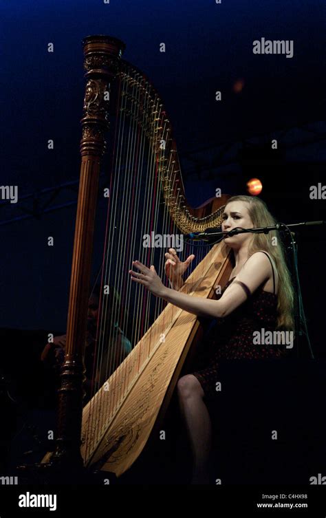 Joanna Newsom Hi Res Stock Photography And Images Alamy