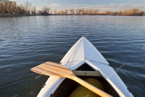 Picture Canoe Bow Canoe Bow And Paddle — Stock Photo © Pixelsaway