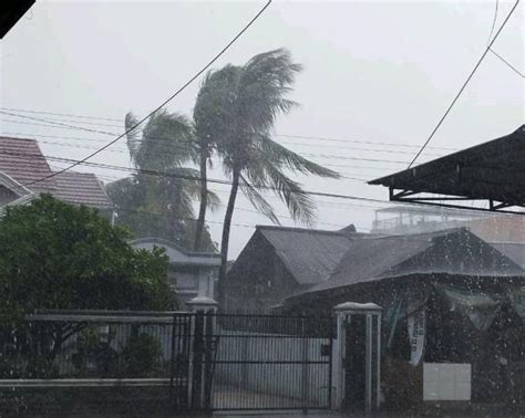 Warga Riau Waspadai Hujan Disertai Petir Dan Angin Kencang Cakaplah