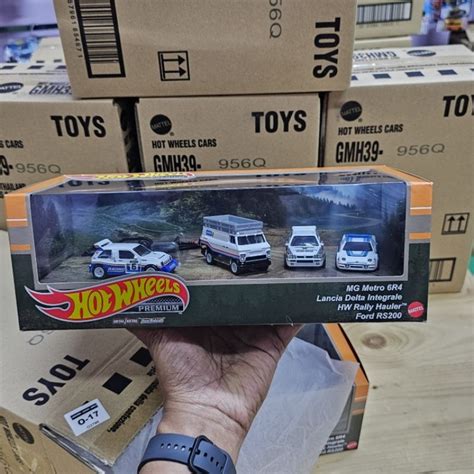 HOT WHEELS PREMIUM GARAGE BOX MG METRO 6R4 LANCIA DELTA INTEGRALE HW RALLY HAULER FORD RS200