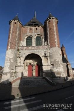 Burgenwelt Wehrkirche Montcornet Glise Fortifee Saint Martin De