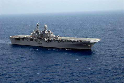 The Amphibious Assault Ship Uss Makin Island Lhd Transits The