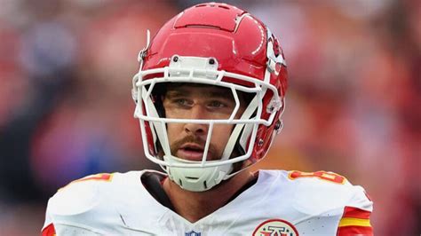 PHOTO: Travis Kelce Showed Up To Chiefs Practice With A Creepy New ...