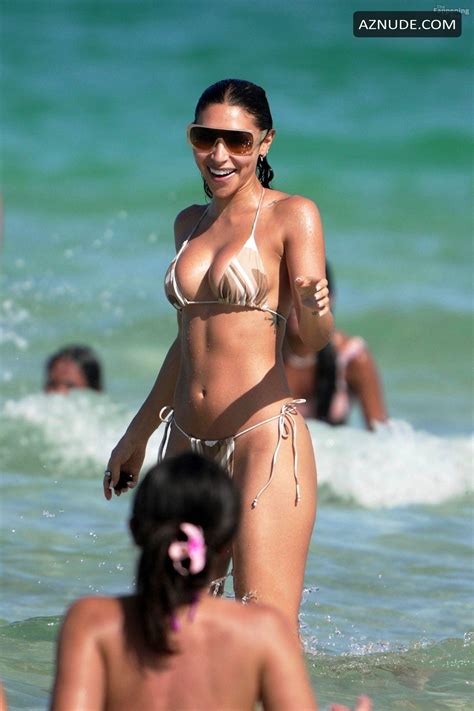 Chantel Jeffries Sexy Spotted Showing Off Her Sizzling Bikini Body At Miami Beach In Florida