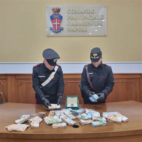 Napoli Controlli Dei Carabinieri Sulle Spedizioni Mila Euro E Un