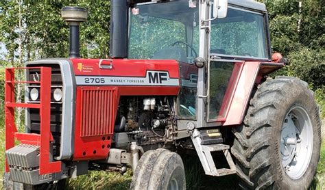 Massey Ferguson 2705 Fiche technique / Info - France