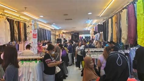 Pedagang Curiga Impor Baju Bekas Dilarang Untuk Alihkan Isu Transaksi