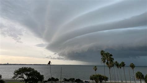 Gallery Severe Weather Moves Through Tampa Bay Wfla