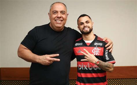 Jogadores Chegando Reforços Do Flamengo Aptos Para Quartas De Final Da