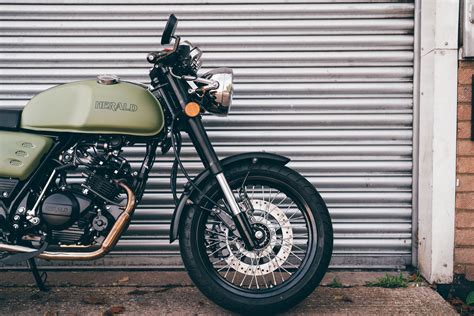 Cafe 125 | Herald Motor Company Bikes | Our Bikes