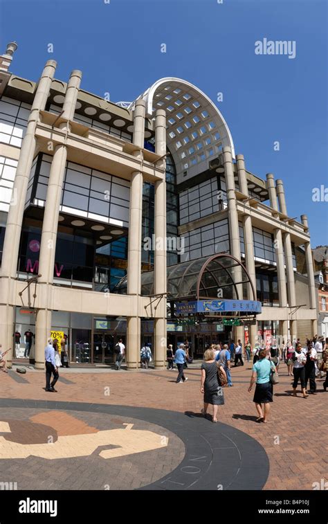 Shopping centre kingston kingston upon thames hi-res stock photography and images - Alamy