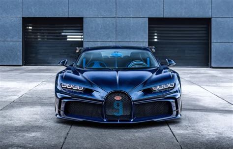 Обои Bugatti front view hypercar Chiron Bugatti Chiron Pur Sport на