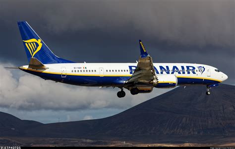 EI HAY Boeing 737 8 200 MAX Ryanair Dave Henderson JetPhotos