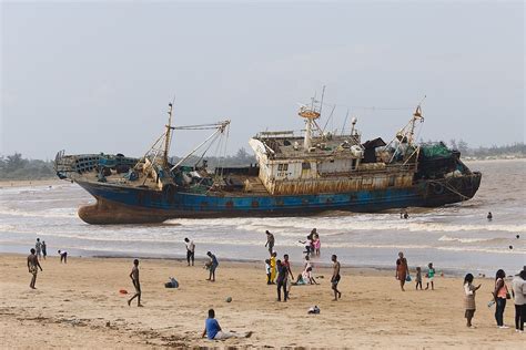 stranded ship kenya fishing  photo  pixabay