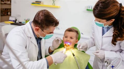 Caries dental en niños Cómo se produce y cómo prevenir