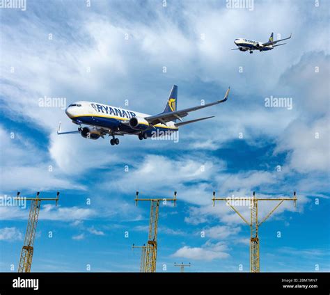 Two Ryanair Aircraft Airplanes On Landing Approach Airline Industry