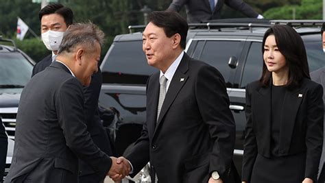 윤 대통령 출국 직전 태풍 난마돌에 과하다 싶을 정도로 대처