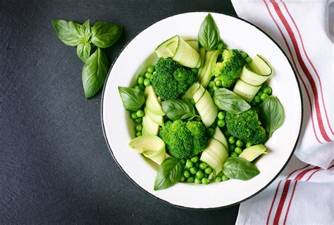 Detox salate od sezonskog voća i povrća